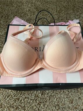 Victoria’s Secret Body by Victoria 32A bra